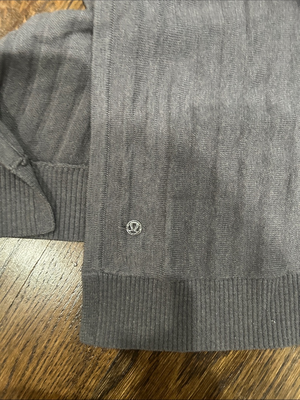 Lululemon Lightweight Soft Purple/Gray Women's Open Cape Sweater - Picture 3 of 3